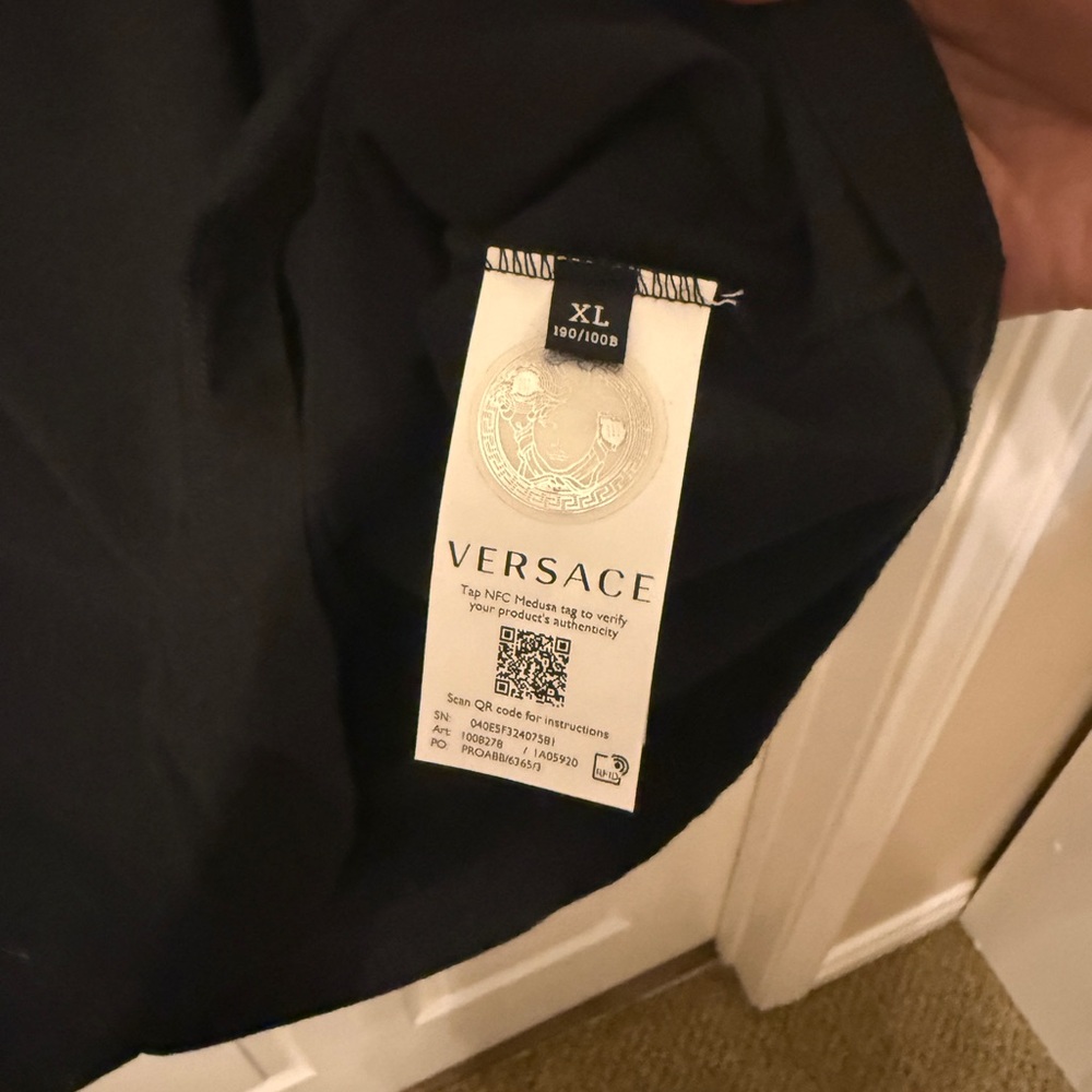 Versace Black Garment - Picture 3 of 3